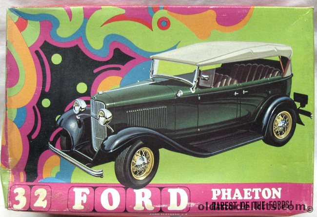 AMT 1/25 1932 Ford Sedan Phaeton 3 in 1 - Stock / Drag / Rod, T324 plastic model kit